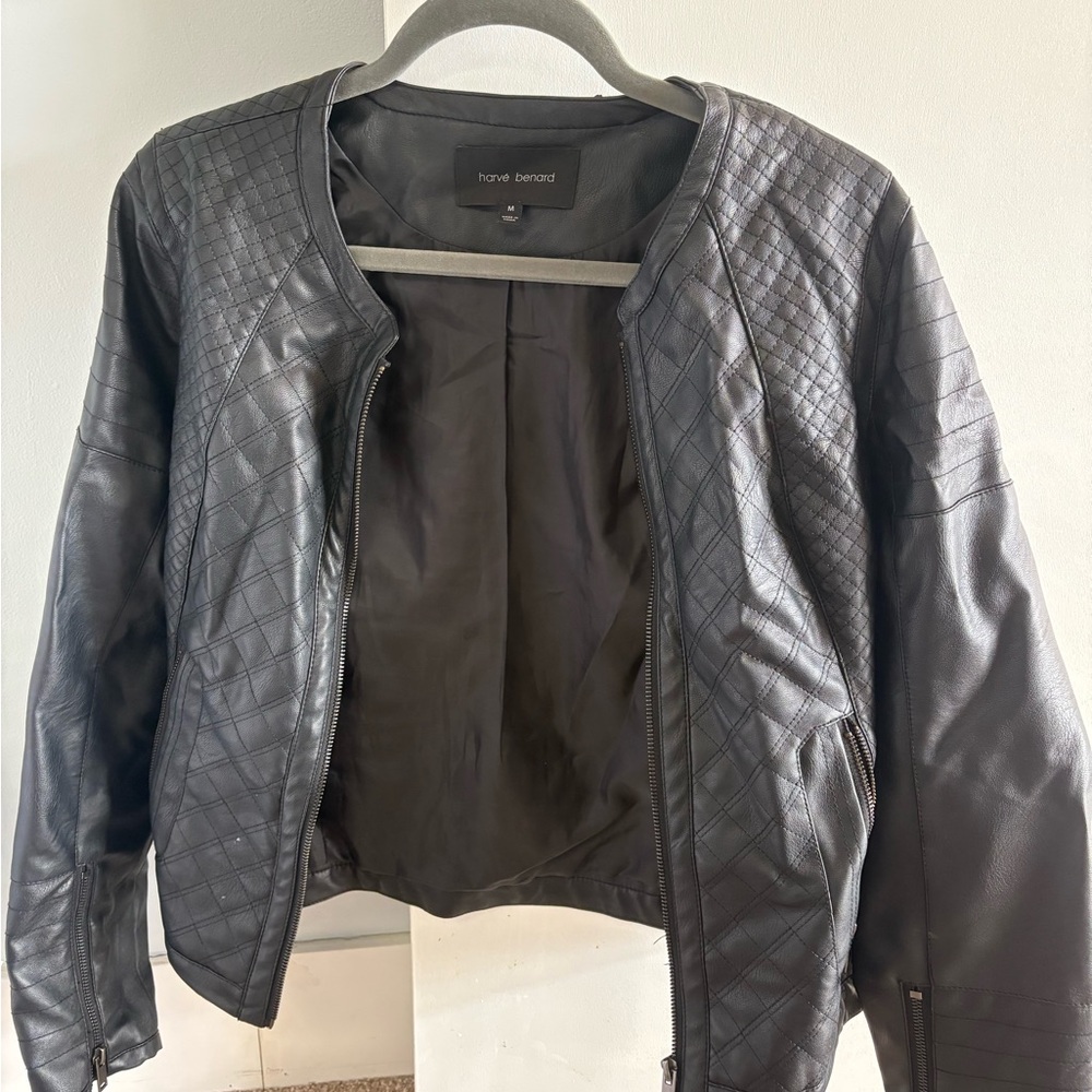 Black Quilted Leather Jacket (Harve Benard) Size Medium